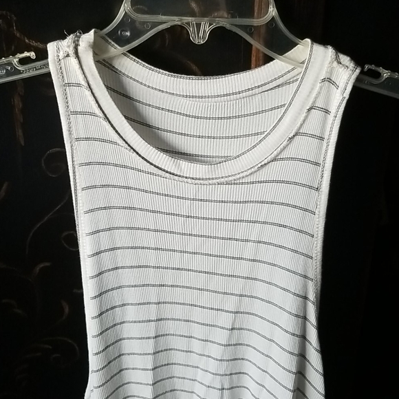 Honey Punch Stripe Sleeveless Crewneck Top Size L - Picture 6 of 8